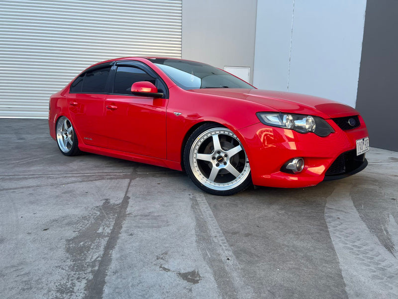 Load image into Gallery viewer, Rseries SVFR 20" 5X114.3 Silver Machined Lip Wheels