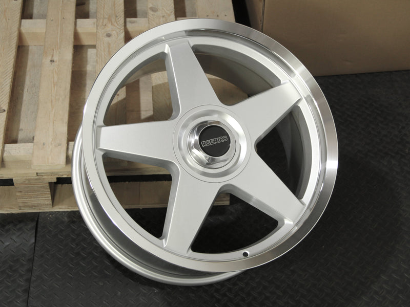 Load image into Gallery viewer, Rseries CANNON PLUS  20&quot; 5X120  Silver Machined Lip  Wheels
