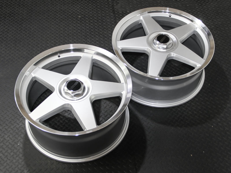 Load image into Gallery viewer, Rseries CANNON PLUS  20&quot; 5X120  Silver Machined Lip  Wheels
