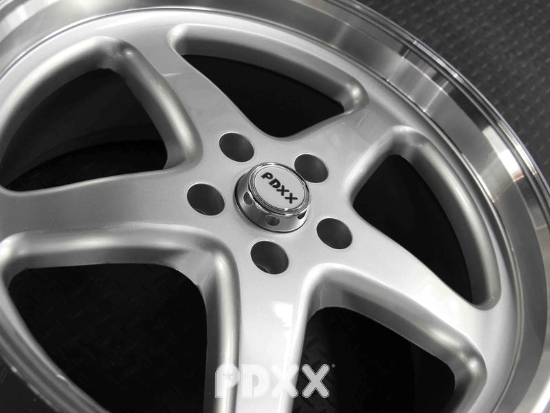 Load image into Gallery viewer, Rseries WS MAX 22&quot; 5X120 Silver Machined Lip Wheels
